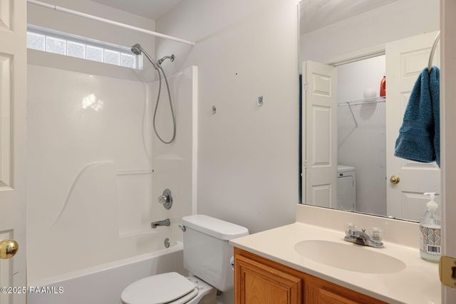 816 Carriage Light Loop, Youngsville, LA 70592