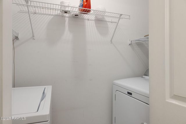 816 Carriage Light Loop, Youngsville, LA 70592