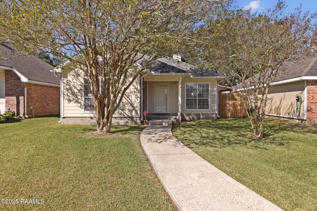 816 Carriage Light Loop, Youngsville, LA 70592