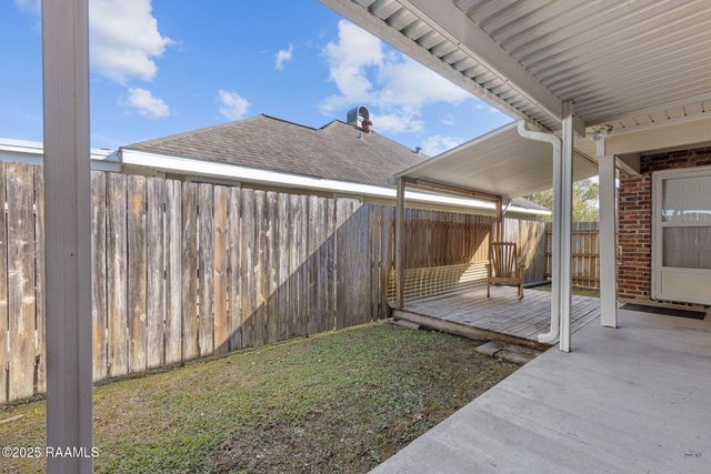 816 Carriage Light Loop, Youngsville, LA 70592