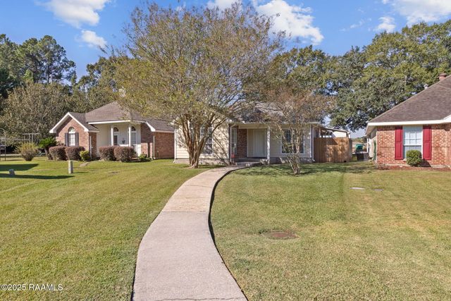 816 Carriage Light Loop, Youngsville, LA 70592