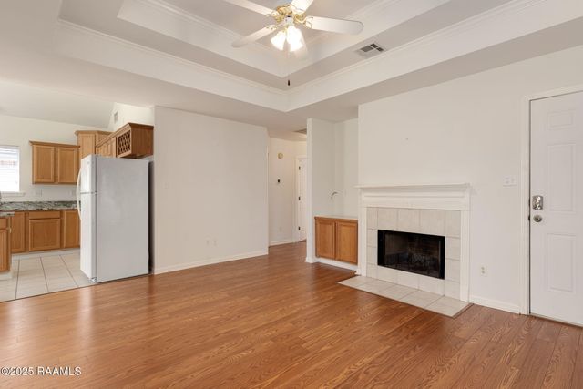 816 Carriage Light Loop, Youngsville, LA 70592