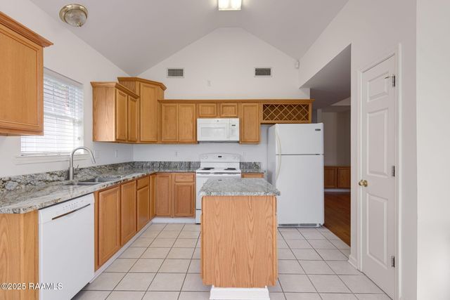 816 Carriage Light Loop, Youngsville, LA 70592