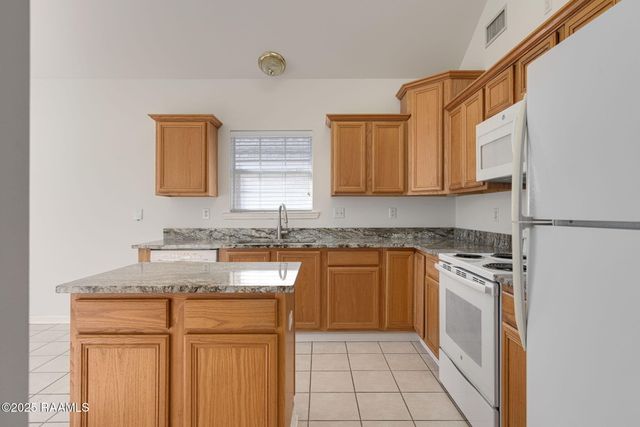 816 Carriage Light Loop, Youngsville, LA 70592