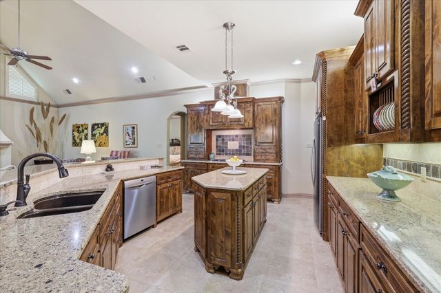 3403 W Hunter Bend Court, Mansfield, TX 76063