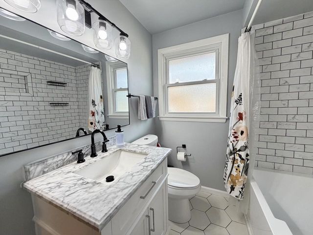 1014 Fairway DRIVE, Racine, WI 53405