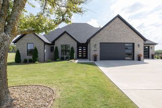 10715 N Garland McKee, Prairie Grove, AR 72753
