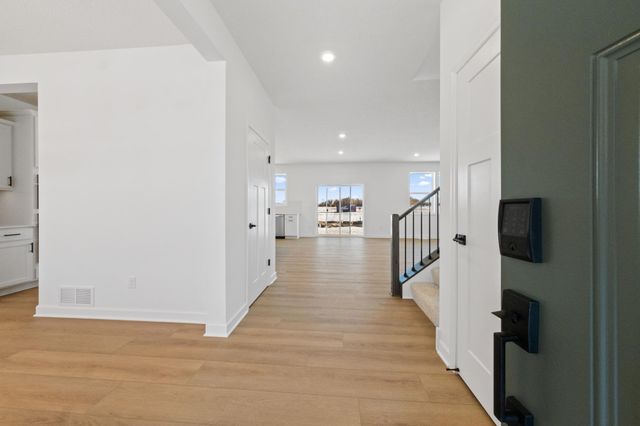 325 Ravencroft Road, Waconia, MN 55387