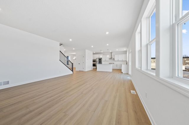 325 Ravencroft Road, Waconia, MN 55387