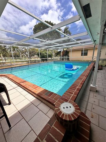 1098 NW 15TH Avenue, Boca Raton, FL 33486