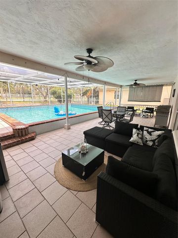 1098 NW 15TH Avenue, Boca Raton, FL 33486
