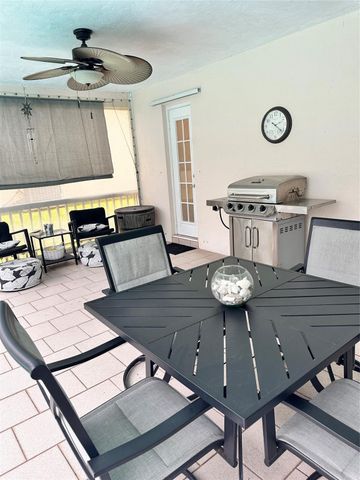 1098 NW 15TH Avenue, Boca Raton, FL 33486