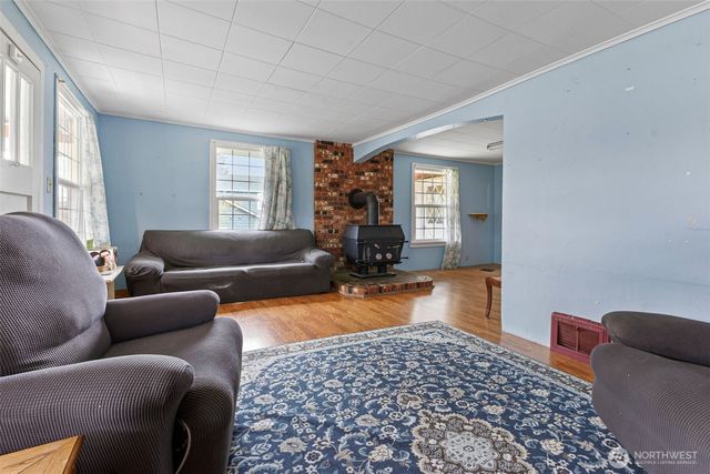 329 SE 2nd Street, South Prairie, WA 98385