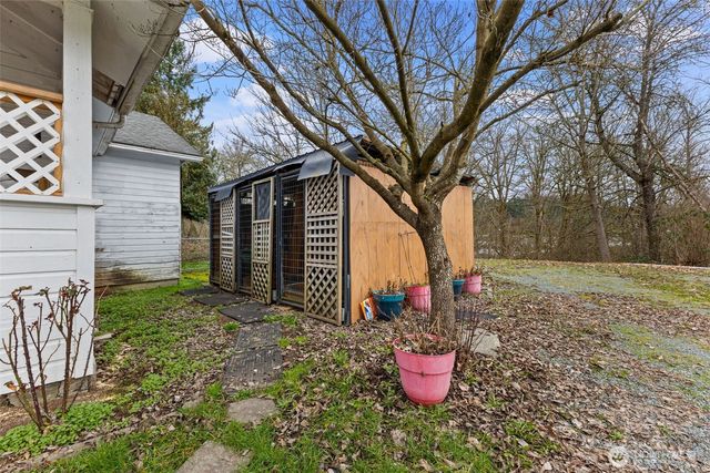 329 SE 2nd Street, South Prairie, WA 98385