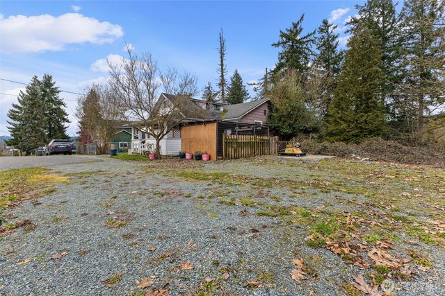 329 SE 2nd Street, South Prairie, WA 98385