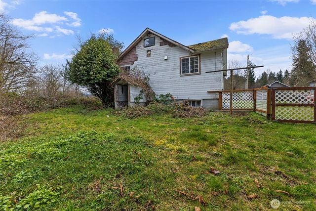 329 SE 2nd Street, South Prairie, WA 98385