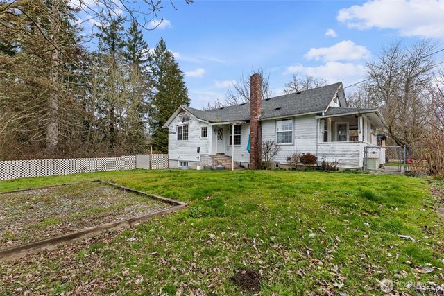 329 SE 2nd Street, South Prairie, WA 98385