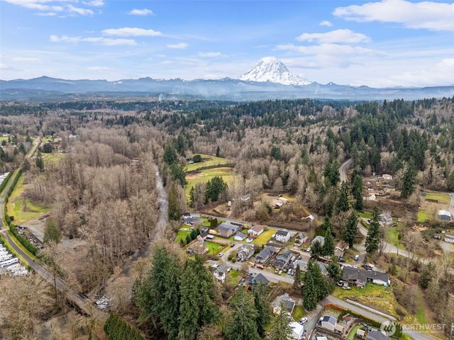 329 SE 2nd Street, South Prairie, WA 98385