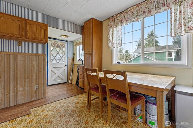 329 SE 2nd Street, South Prairie, WA 98385