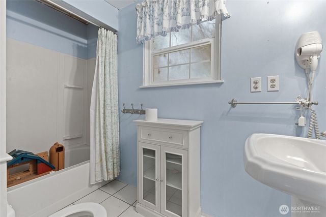 329 SE 2nd Street, South Prairie, WA 98385