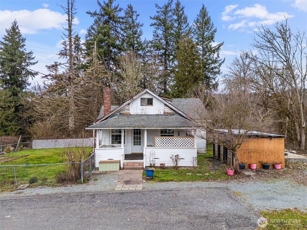 329 SE 2nd Street, South Prairie, WA 98385