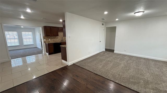 451 Bluewood Drive, Dallas, TX 75232