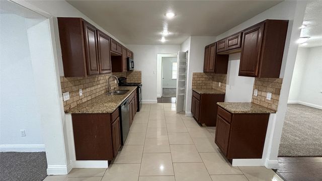 451 Bluewood Drive, Dallas, TX 75232