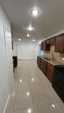 451 Bluewood Drive, Dallas, TX 75232