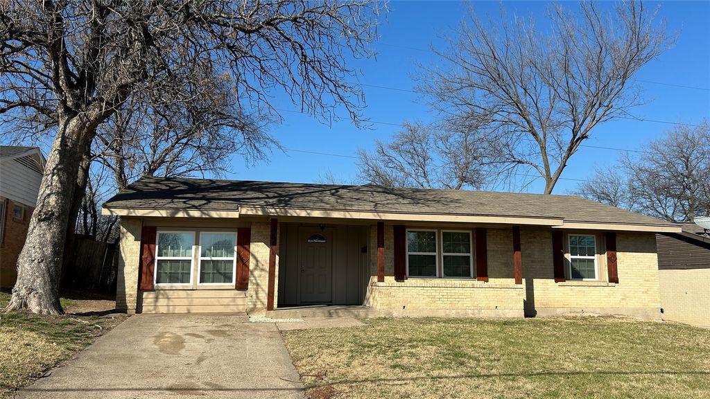 451 Bluewood Drive, Dallas, TX 75232
