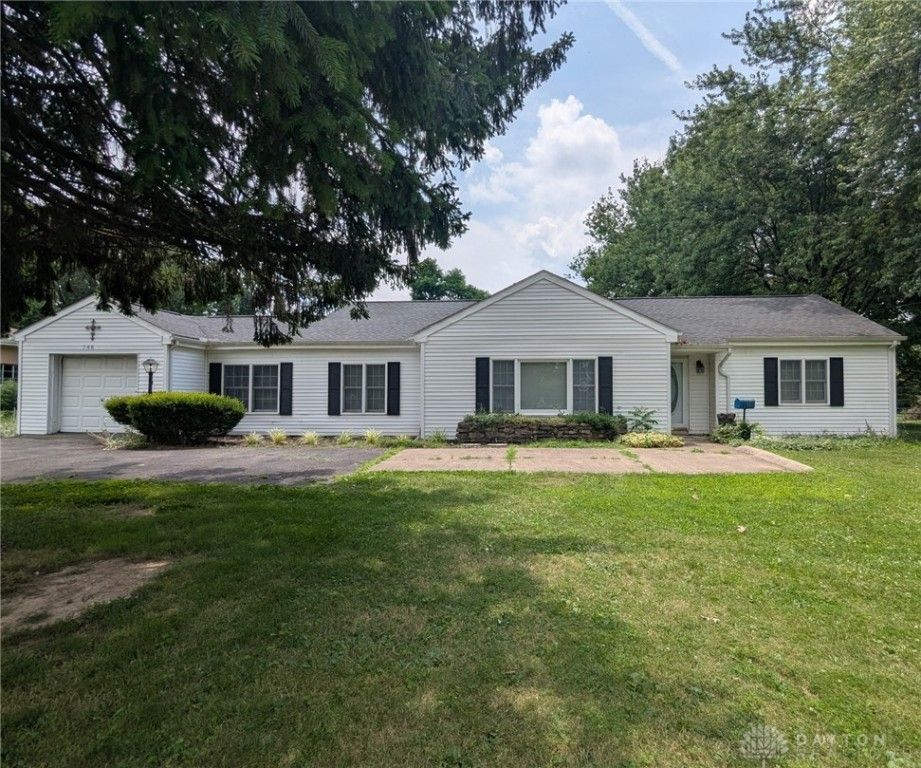 246 W Funderburg Road, Fairborn, OH 45324