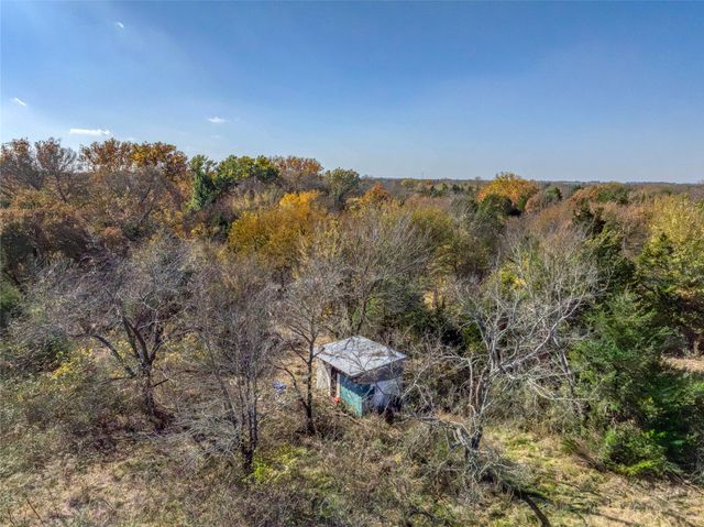 2190 County Road 1215, Savoy, TX 75479