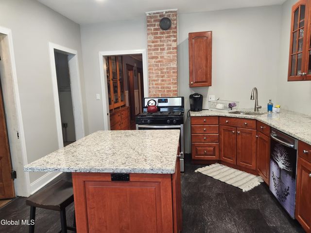 137 Second Street, Waterford, NY 12188