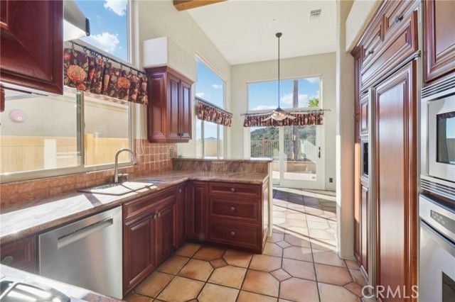 2183 View Crest Glen, Escondido, CA 92026