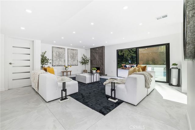 20101 Greenbriar, Tarzana, CA 91356