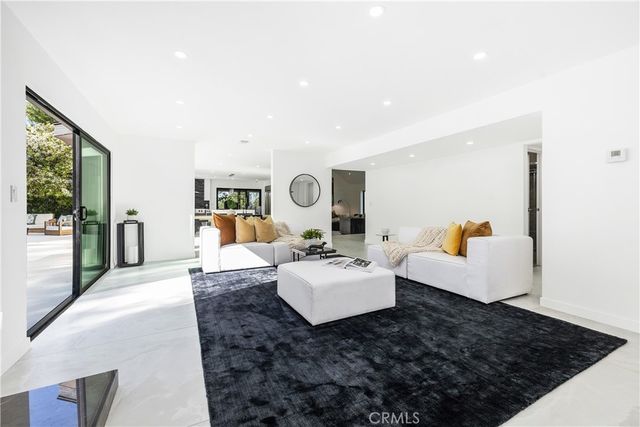 20101 Greenbriar, Tarzana, CA 91356