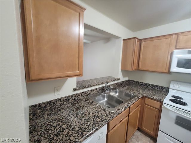 7730 Secret Shore Drive 207, Las Vegas, NV 89128