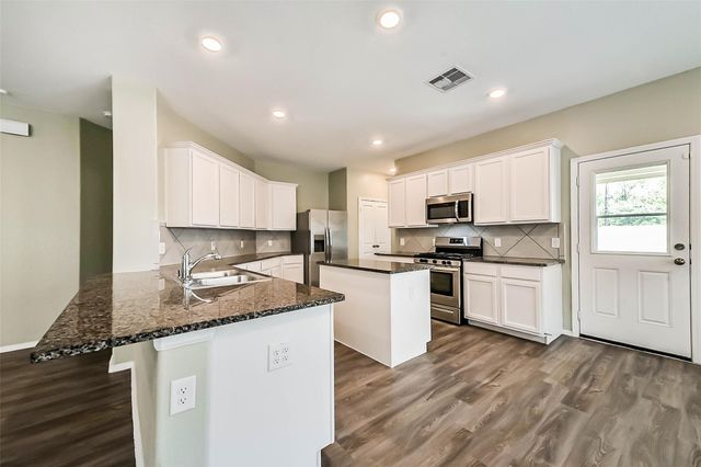 9422 Vicksburg Road, Baytown, TX 77521