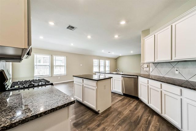 9422 Vicksburg Road, Baytown, TX 77521