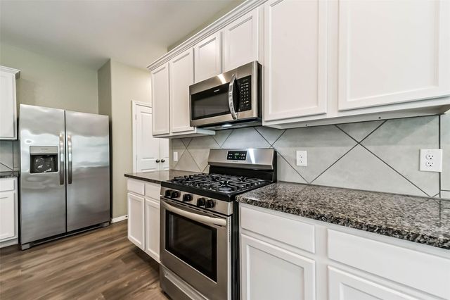 9422 Vicksburg Road, Baytown, TX 77521