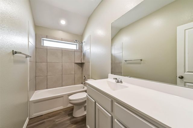 9422 Vicksburg Road, Baytown, TX 77521