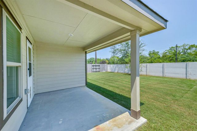 9422 Vicksburg Road, Baytown, TX 77521