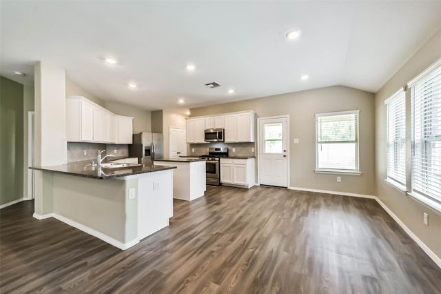 9422 Vicksburg Road, Baytown, TX 77521
