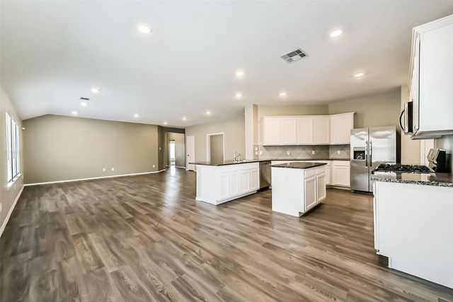 9422 Vicksburg Road, Baytown, TX 77521