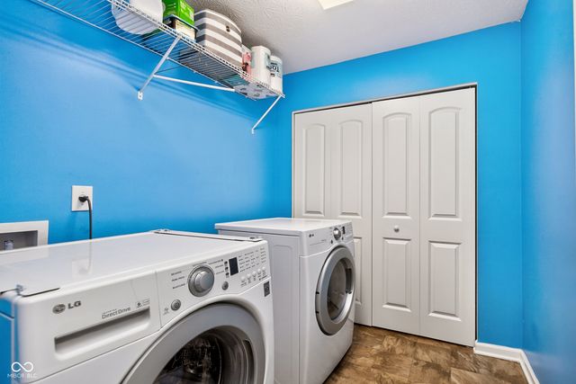 5783 Blue Sky Drive, Whitestown, IN 46075