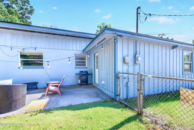 1629 LOUVRE Drive, Jacksonville, FL 32221