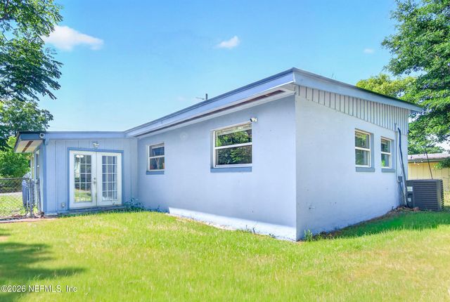 1629 LOUVRE Drive, Jacksonville, FL 32221