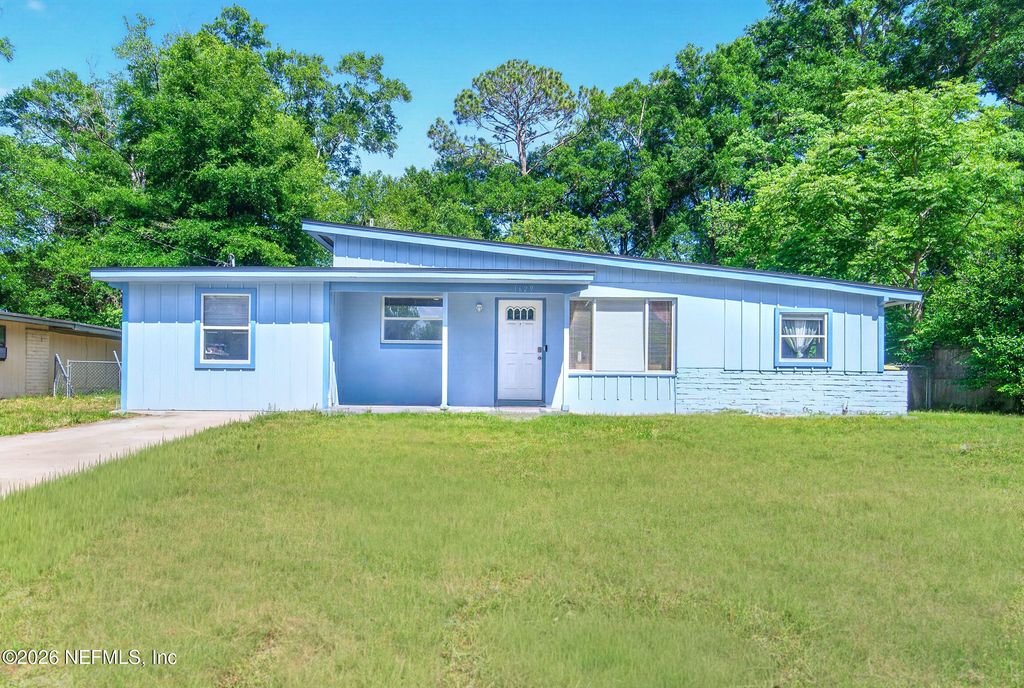 1629 LOUVRE Drive, Jacksonville, FL 32221