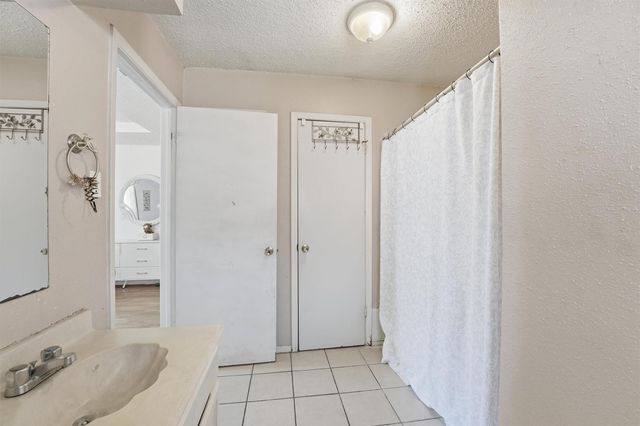6203 Sunnygate Drive, Spring, TX 77373
