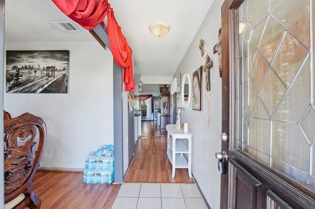 6203 Sunnygate Drive, Spring, TX 77373