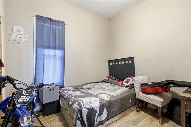 2202 Wood Avenue, Kansas City, KS 66104